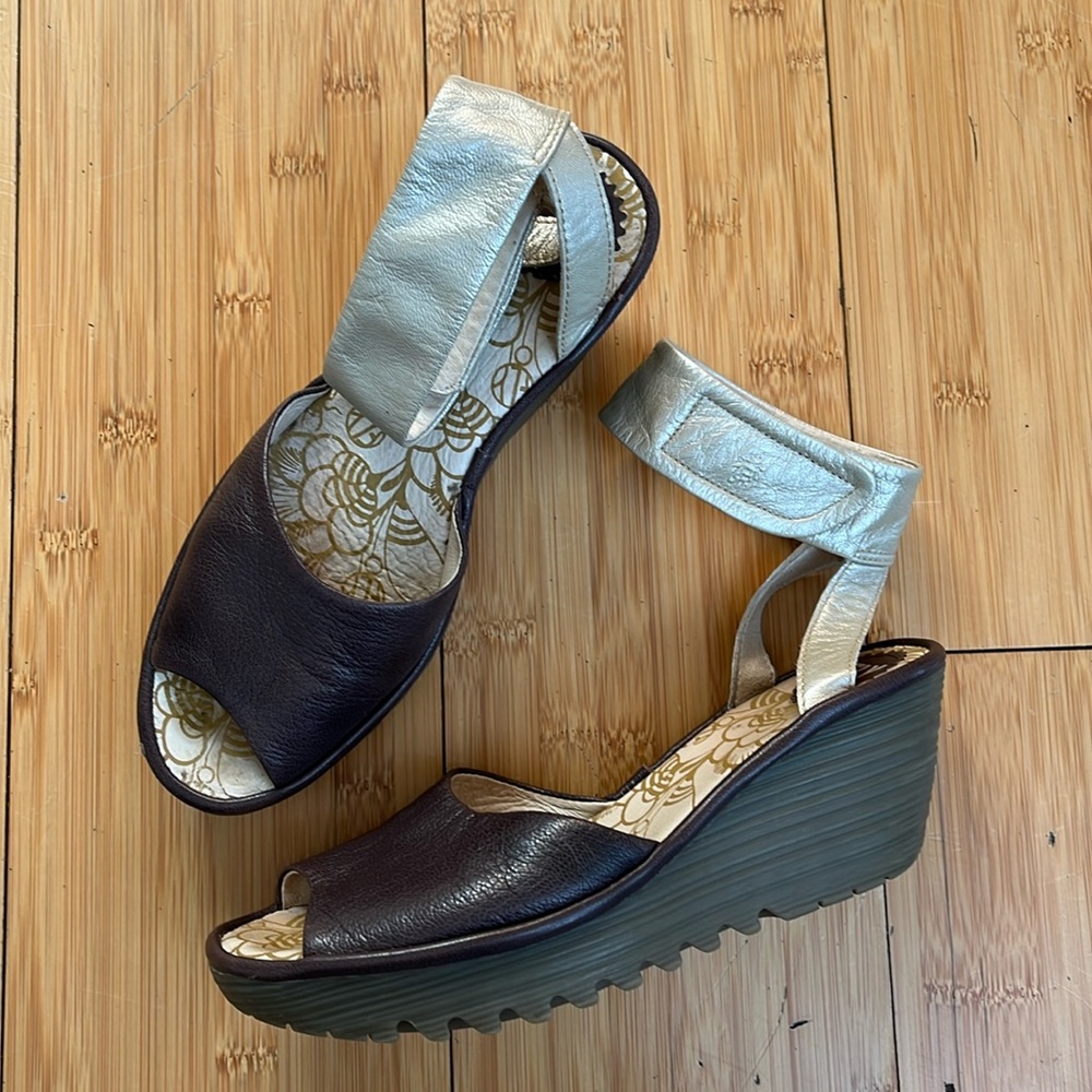 Fly London, wedge sandal size 8 1/2 (39)